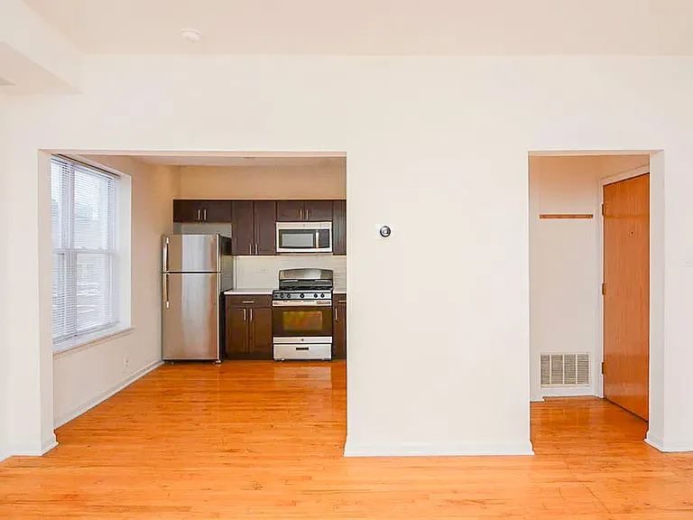 1555 N Mohawk St #3B — Photo 4