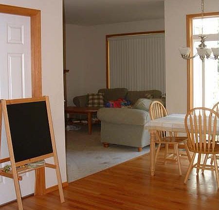 dining area w hardwood flr