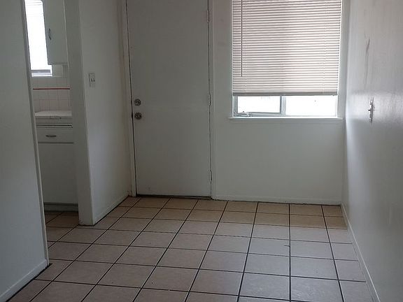 4th image of 1016 E Navajo St