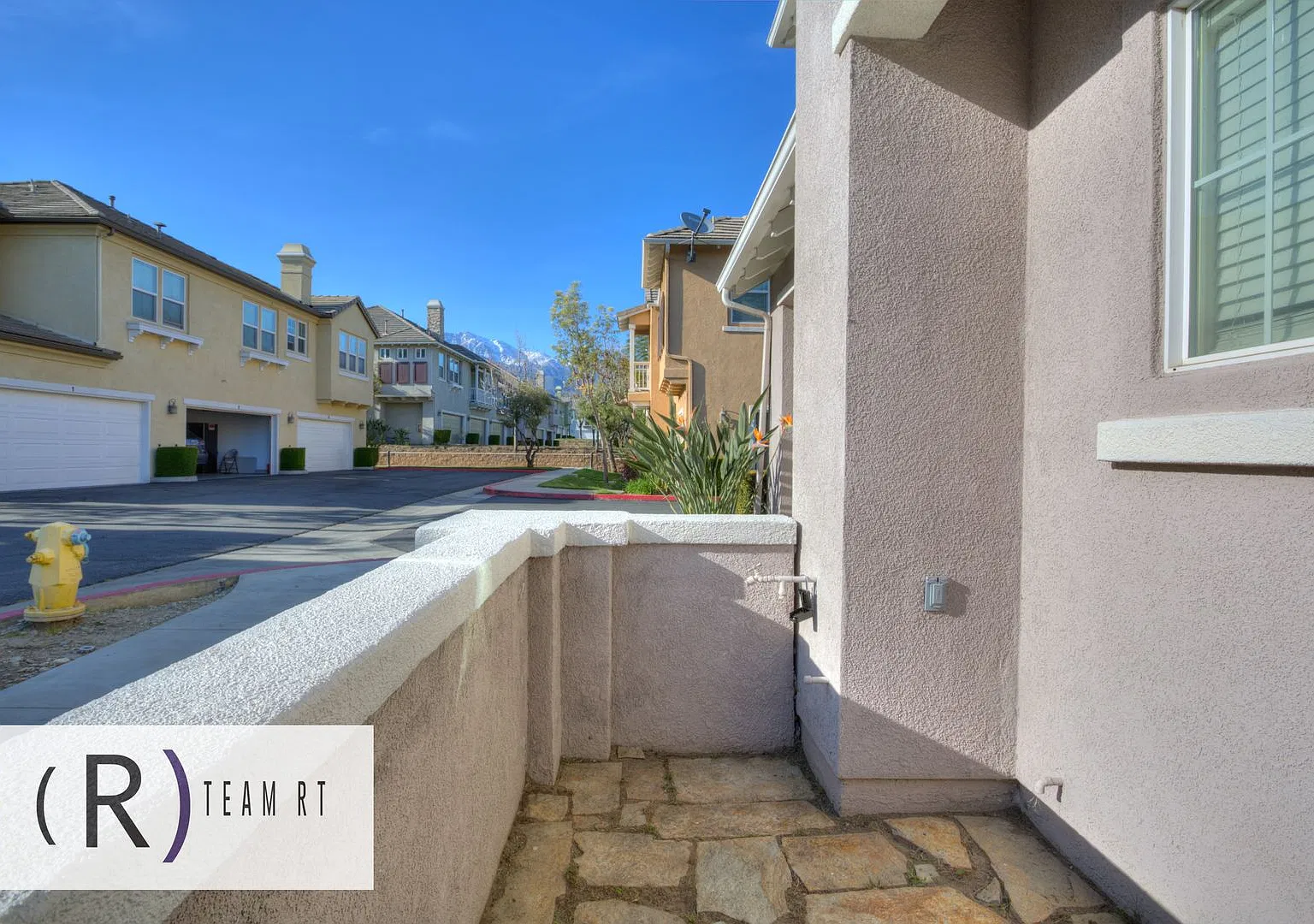 A Stunning Two-Story 2 Bed 2 Bath Home near Victoria Gardens — Photo 4