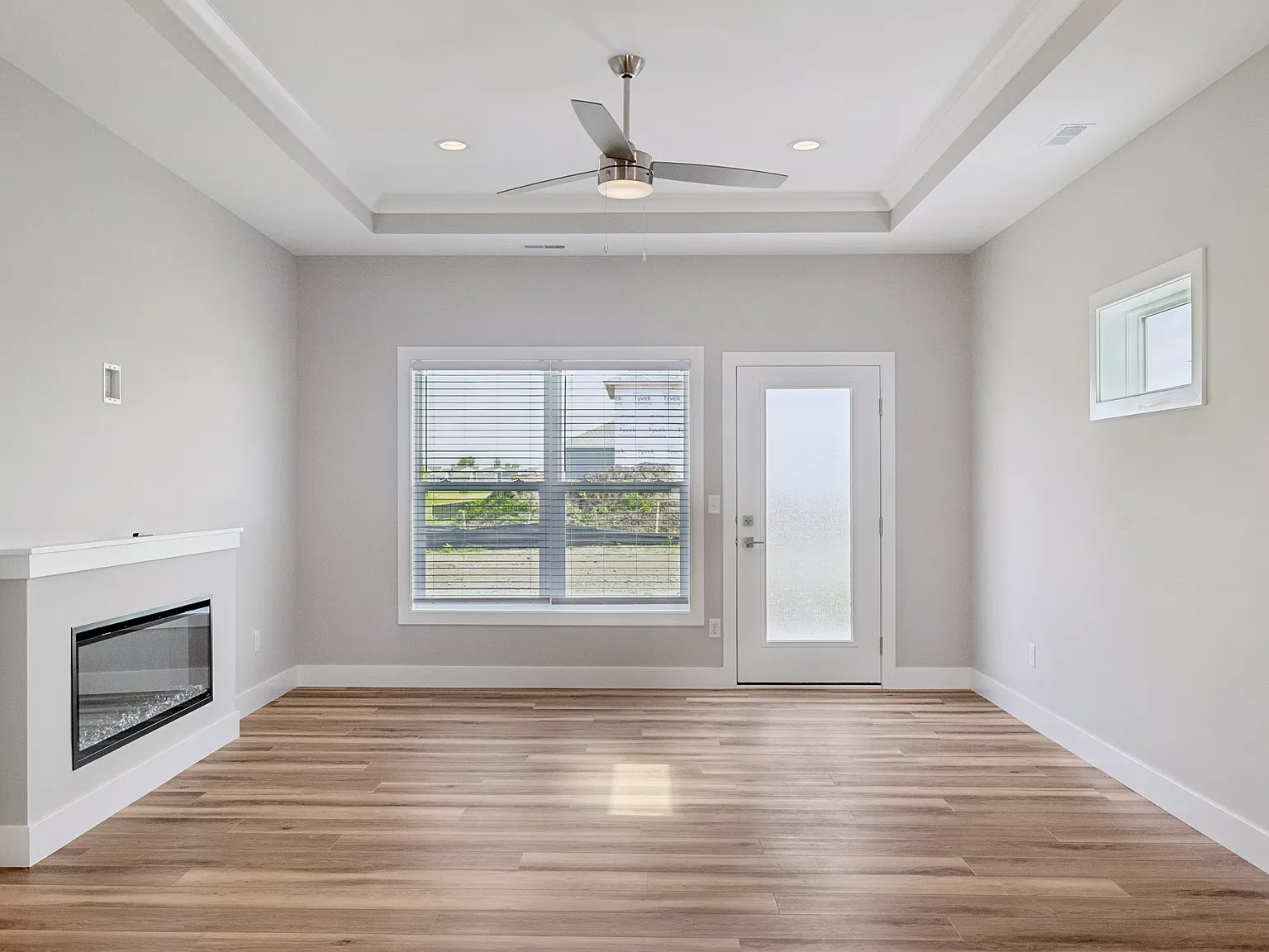 2 bed, 1310 sqft, $3,299 — Photo 4