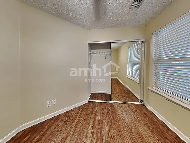 836 Windcroft Cir — Photo 16