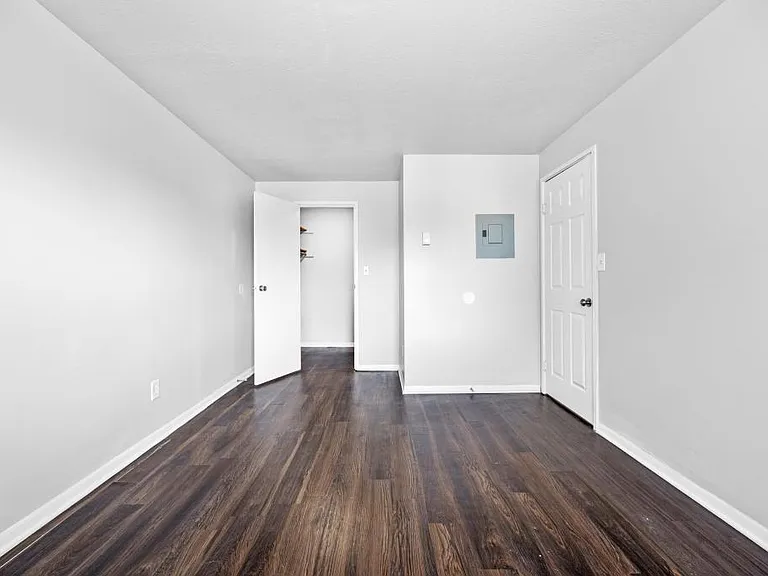 3206 Mozart Ave — Photo 13