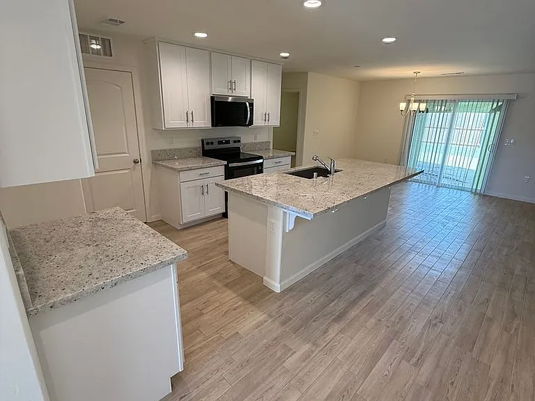 301 Stork Ct — Photo 7