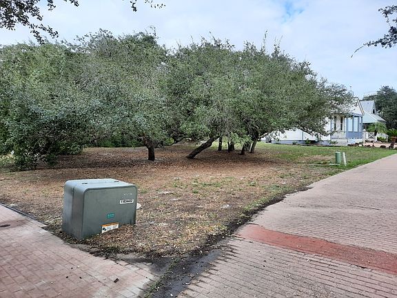2nd image of 28 Old Cottage Beach Dr