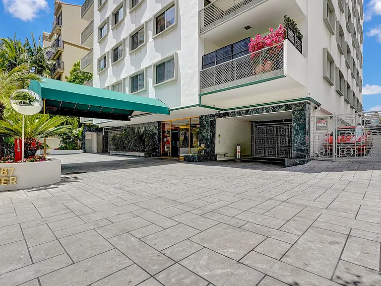 10787 Wilshire Blvd #802 — Photo 2