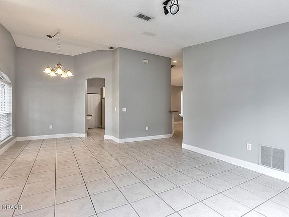 5th image of 8 Pine Trail Cir