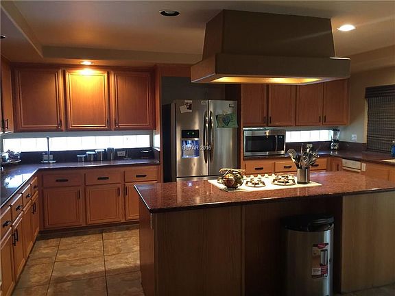 5th image of 8721 Castle View Ave #0