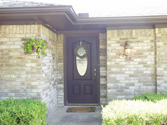2nd image of 2220 Westridge Dr