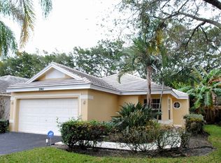 2960 Tall Oak Ct, Fort Lauderdale, FL 33328