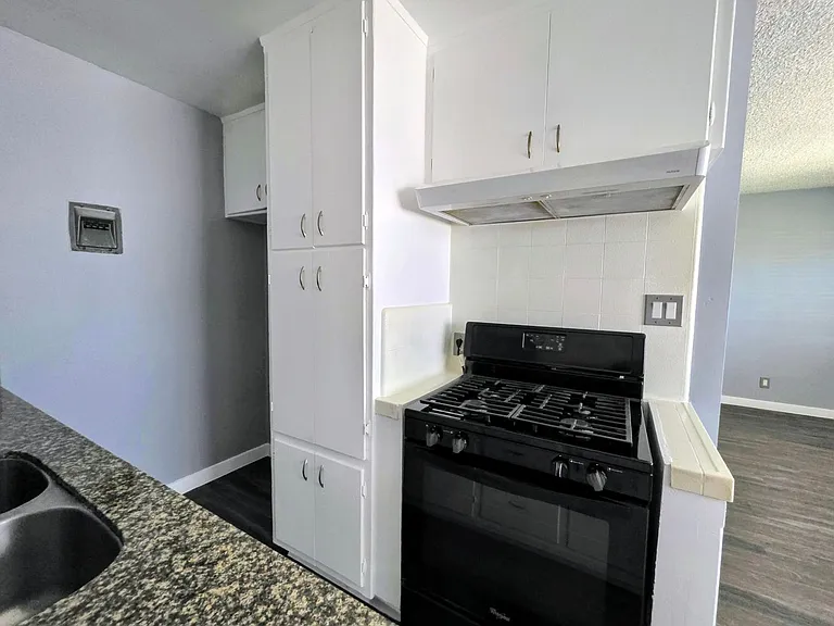 421 Venice Way — Photo 14