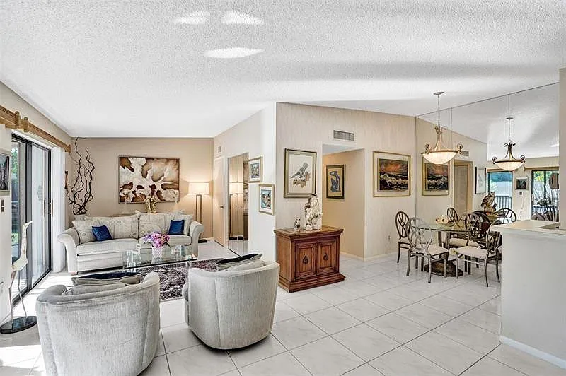 2 bed, 2.0 bath, 827 sqft, $1,850 — Photo 4