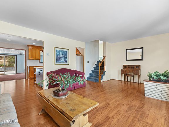5th image of 21 Amherst Rd
