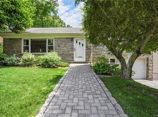 28 Albemarle Pl, Yonkers, NY 10701