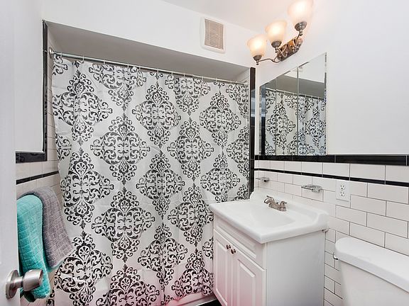 3rd image of 247 E 33rd St APT 3D