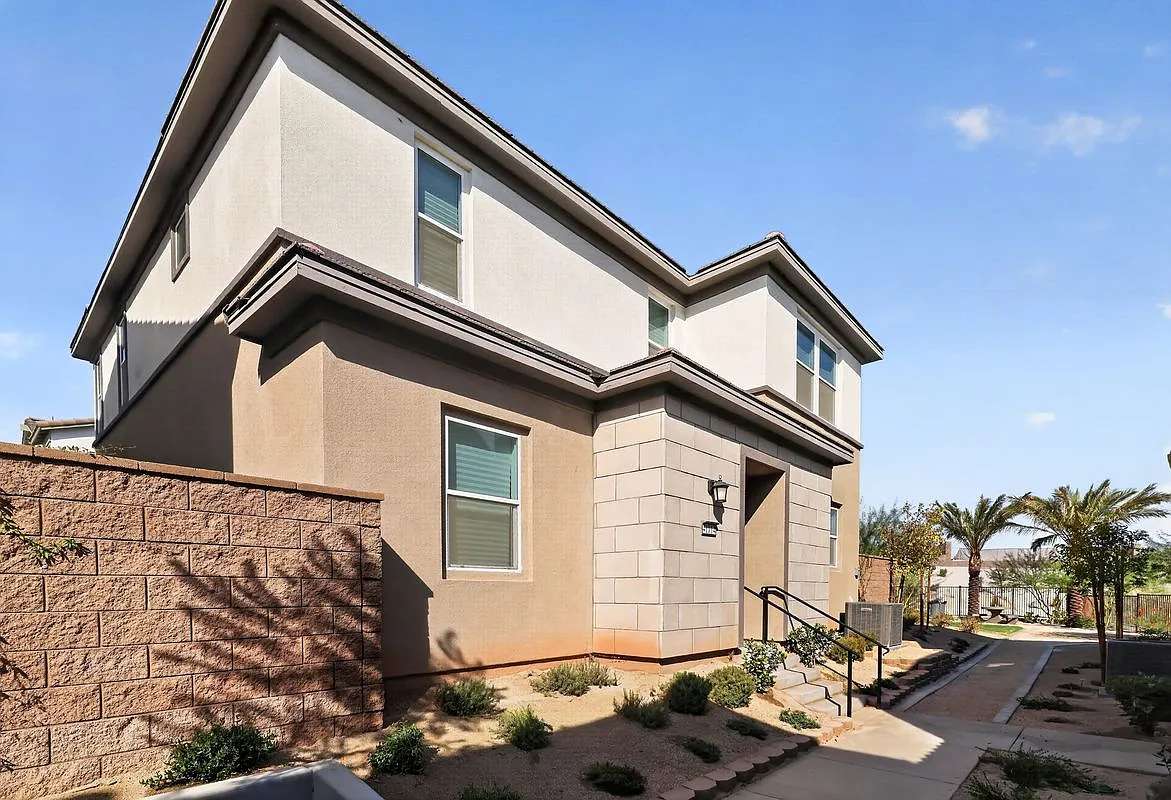 4 bed, 3.0 bath, 1945 sqft, $3,750 — Photo 1