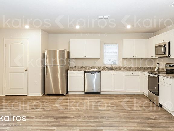 3rd image of 1405 Sarasota Dr