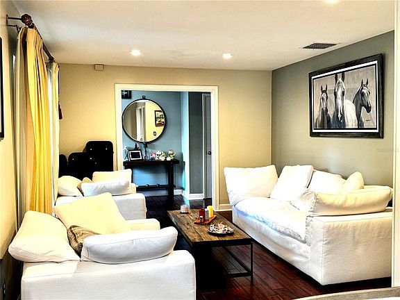 3rd image of 414 Timbercove Cir