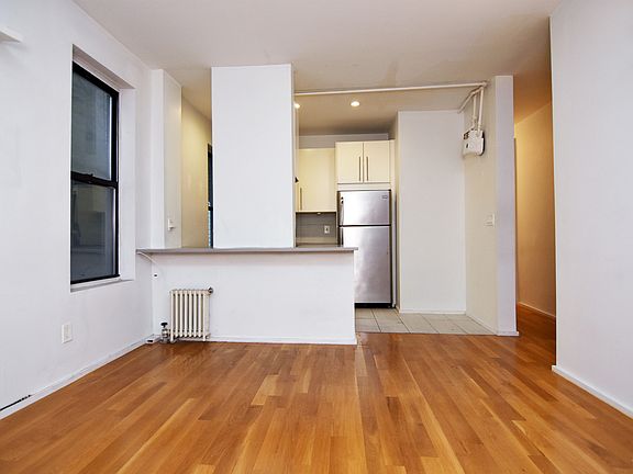 2nd image of 3600 Broadway #21