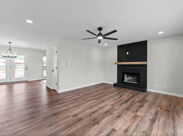 2161 Amadeus Dr, Clarksville, TN 37040