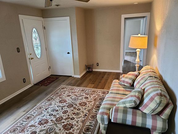 5th image of 2027 Dresden Ave