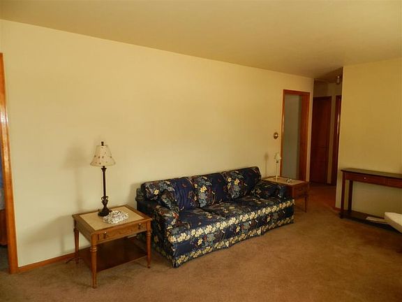 5th image of 1628 N Kenmore St