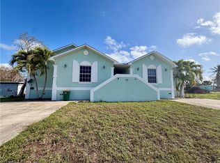 1227 Mangrove Ln, Chokoloskee, FL 34138