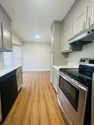 7905 East 93rd Terrace — Photo 3