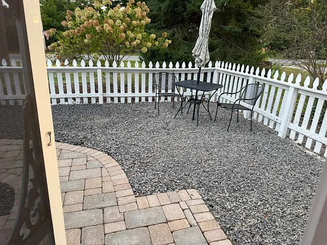 2 bed, 875 sqft, $1,700 — Photo 3