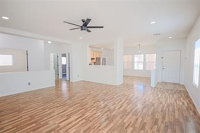 4th image of 138 E Mountain Alder St