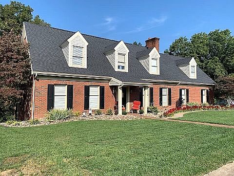 1st image of 10 Oak Cir