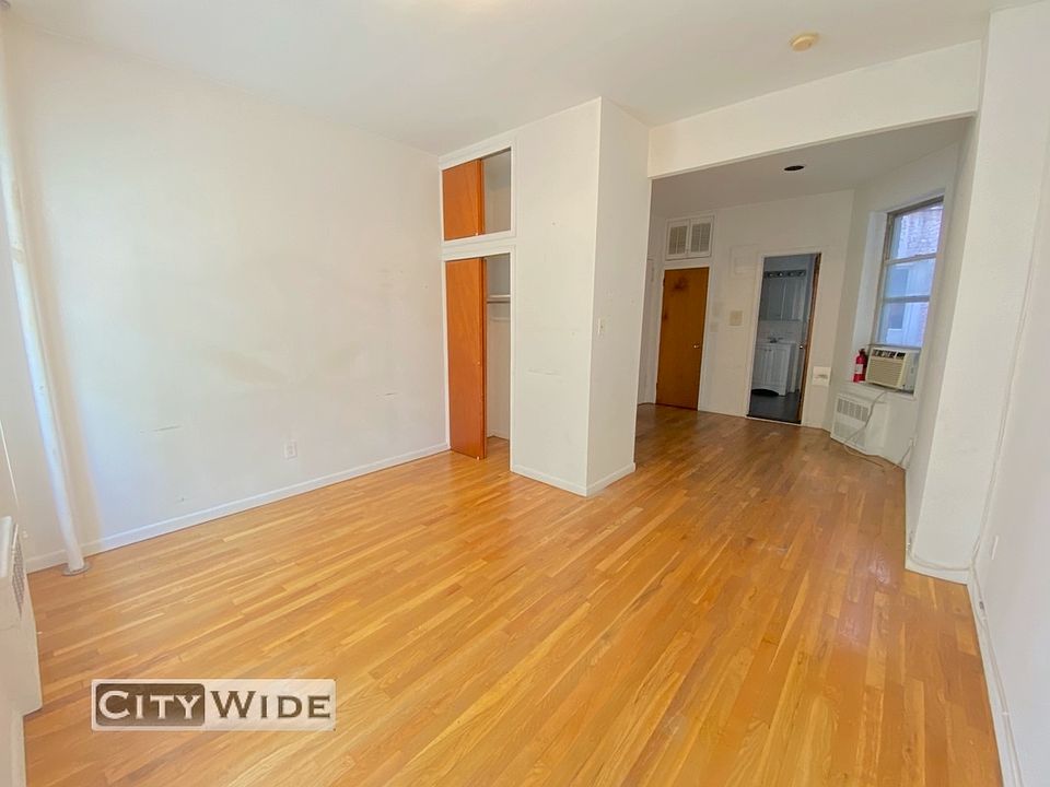 1st image of 26 King St APT 11
