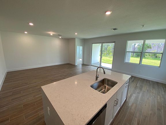 4th image of 6720 SE Park Trace Drive