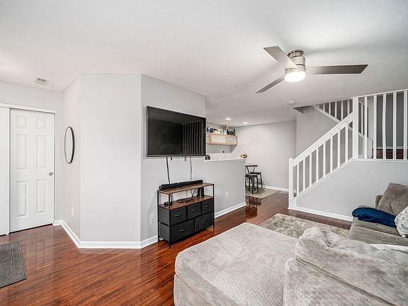 5th image of 6999 Monarchos Dr #11