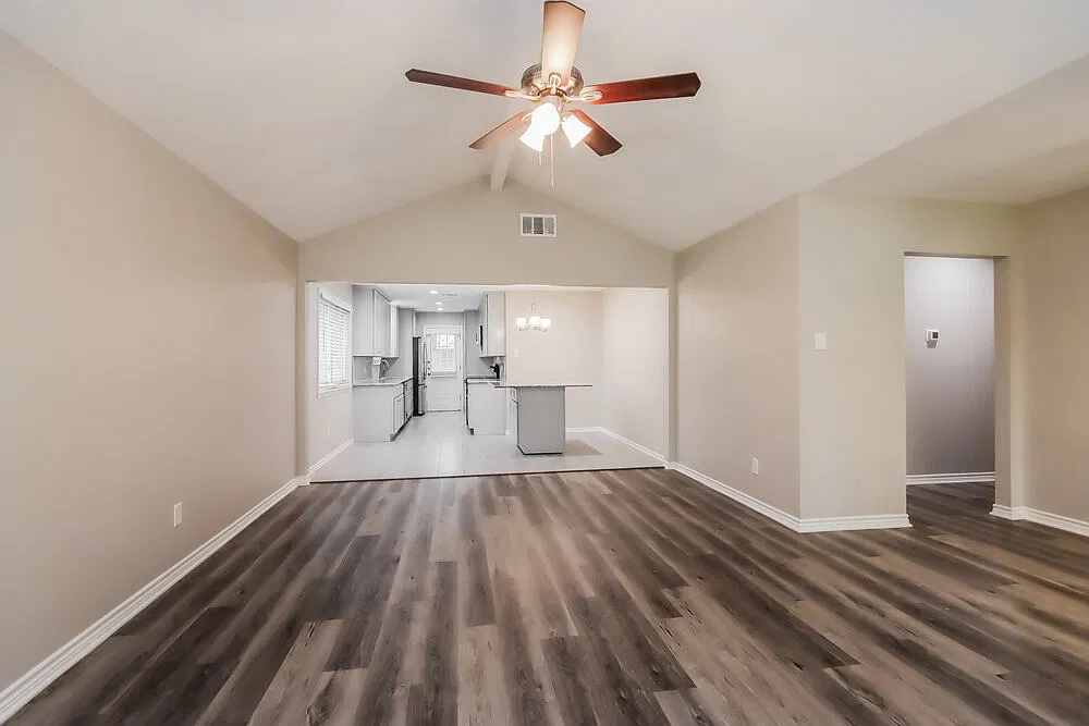 3 bed, 2.0 bath, 1580 sqft, $1,830 — Photo 3
