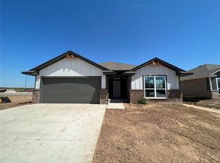 921 SE 17th St, Newcastle, OK 73065