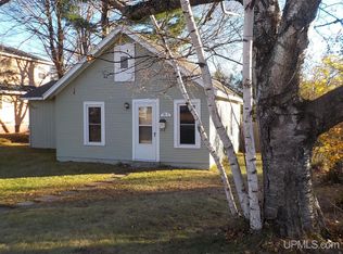 915 Wells St, Iron Mountain, MI 49801