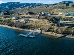 115 Beach Ln, Chelan, WA 98816