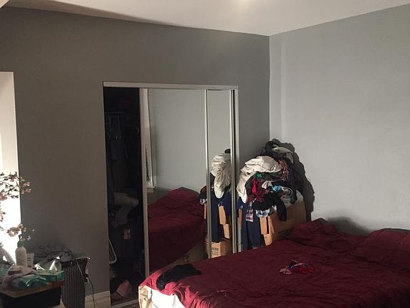 3rd image of 6419 N Leavitt St #1