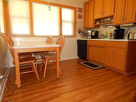 5th image of 3215 Sunset Ln