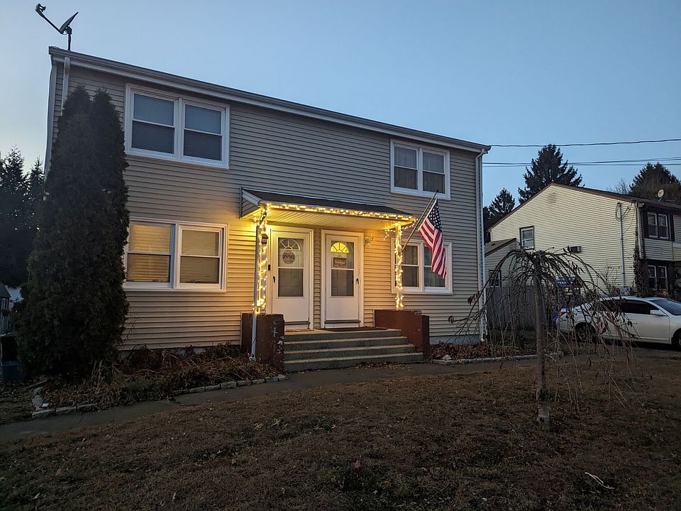 113 Dirienzo Heights - East Derby

Rental is on Left-Hand Side. Owner is on the Right-Hand Side.

Private, Off-Street Parking for Two Vehicles.

Street is on Cul-de-Sac in Desirable, Residential Neighborhood.