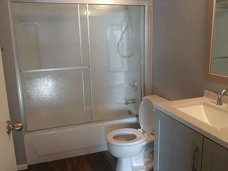 323 S 40th Pl #A — Photo 3