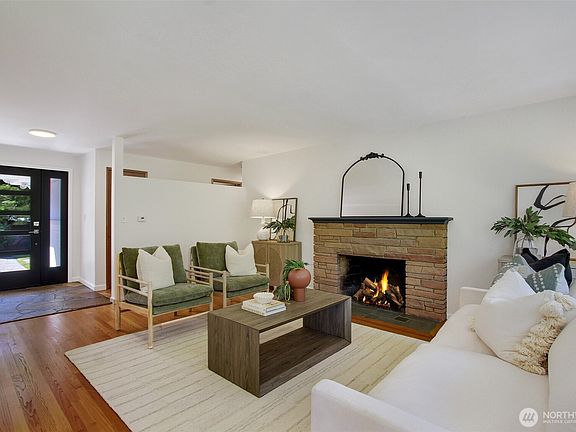 3rd image of 12546 22nd Avenue NE