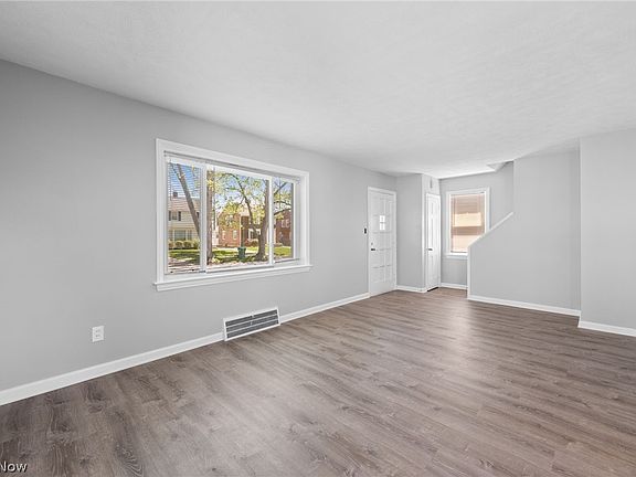 4th image of 5460 Beechwood Ave