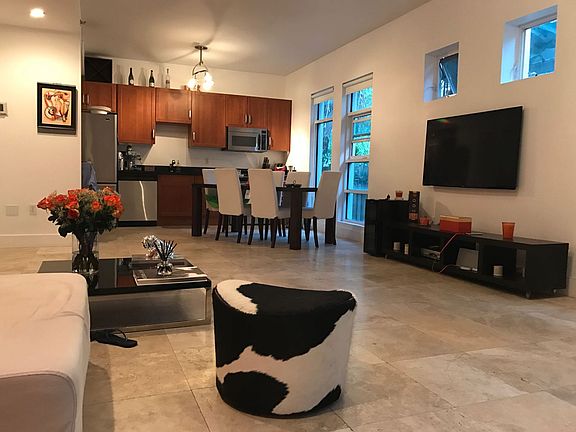 3rd image of 1545 Jefferson Ave APT 108
