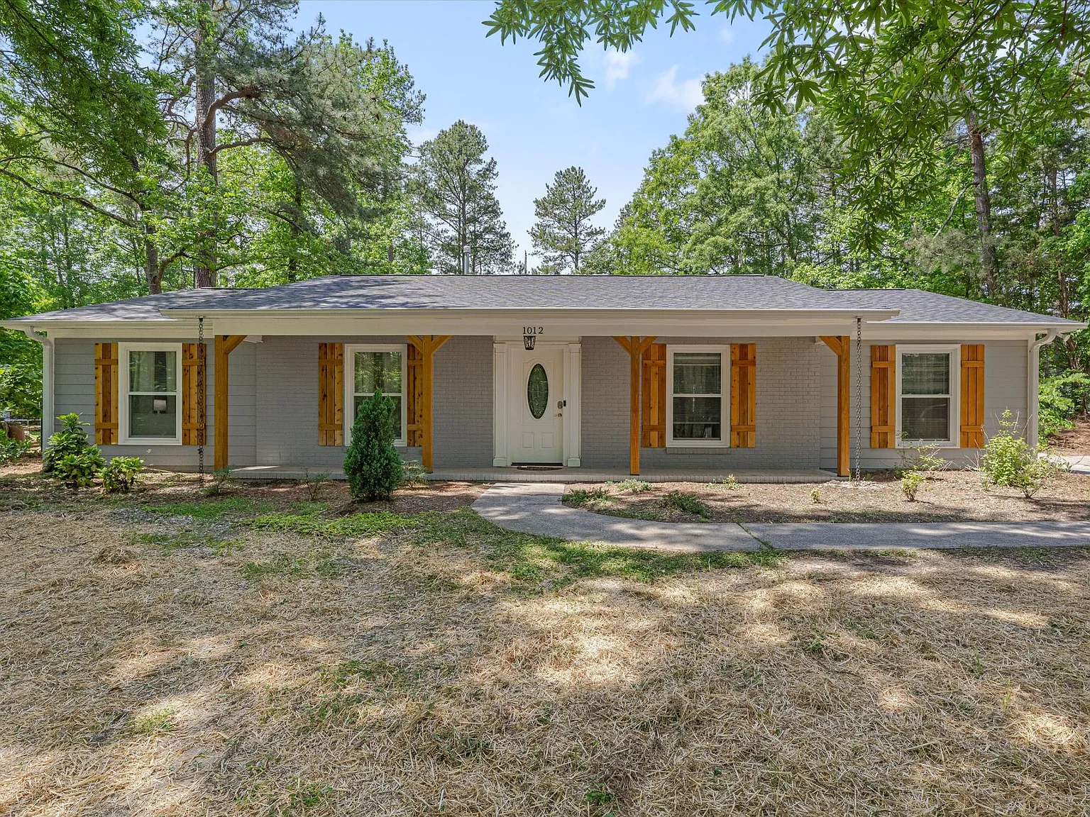 3 bed, 2100 sqft, $3,450 — Photo 2