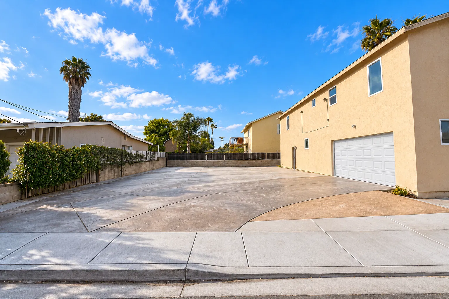 10 bed, 4222 sqft, $12,900 — Photo 3