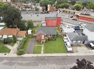 15 Mahoney Ave, Toronto, ON M6M2H5