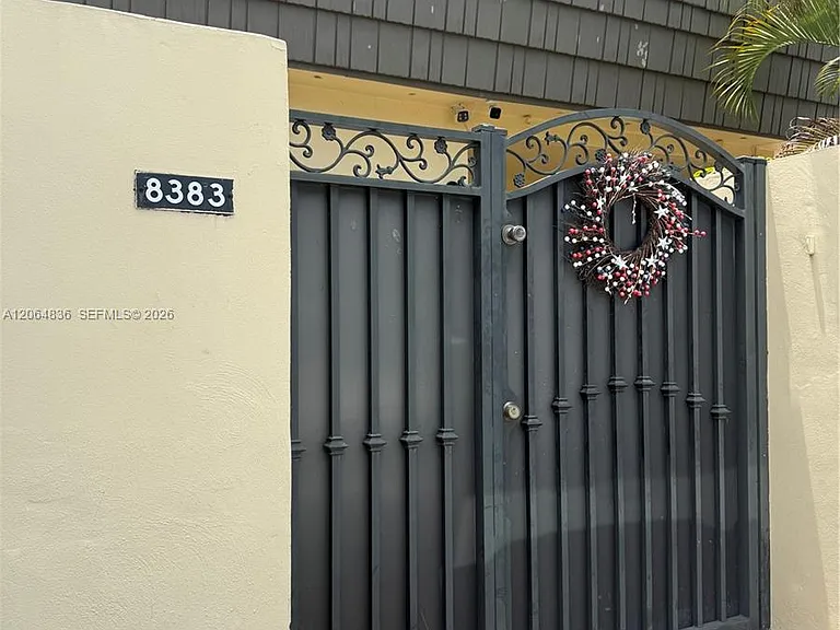 8383 SW 137th Ave #8383 — Photo 2
