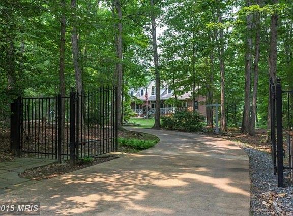 3rd image of 8 River Bluffs Dr